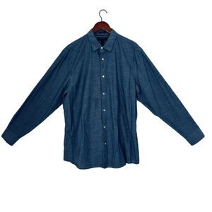 Banana Republic Button Up Shirt Men XL Blue Chambray Cotton Standard Fit No Iron